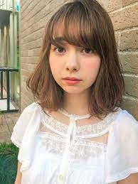 ミディアムヘアの巻き方 スタイル別初心者でも簡単に可愛くなれる hair ミディアムヘア ふわふわ ヘア ヘアカラー アッシュ