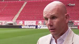 Ik sprak met hem over hoe hij als analist naar de oudere voetballers… Emotionele Van Halst Weg Bij Zijn Twente Deze Club Pakt Nooit Iemand Mij Af Youtube