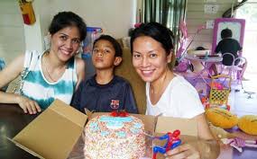 Pertama, marcell berkolaborasi dengan novita dewi perform moves like jagger yang dipopulerkan maroon 5 dan christina aguilera. Nama Anak Dee Lestari Terinspirasi Novel Perahu Kertas Tribunnews Com Mobile