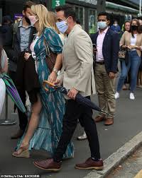 The programme is set on the fictional chatsworth estate in suburban manchester and the surrounding area, and primarily follows the lives of the gallagher family and the neighbouring maguire family, and their friends and neighbours in the. Ant Mcpartlin Joins His Fiancee Anne Marie Corbett At Wimbledon Aktuelle Boulevard Nachrichten Und Fotogalerien Zu Stars Sternchen