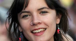 La reina del sur (lit. Camila Vallejo De Lider Estudiantil A Diputada