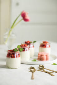 Mousse De Chocolat Blanc Et Fraises Josee Di Stasio Recipe Sweet Recipes Food Strawberry Recipes