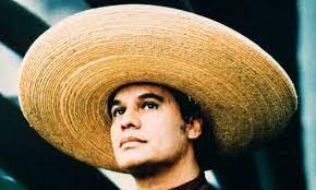 When del rincón asked if the singer was gay, juan gabriel laughed and questioned why he was so interested. Juan Gabriel 12 Facts About His Iconic Life You Need To Know Mamaslatinas Com