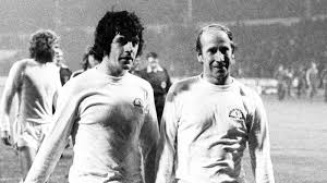 Peter patrick lorimer (14 aralık 1946 doğumlu), 1960'ların sonlarında ve 1970'lerin başlarında leeds united ve i̇skoçya ile geçirdiği. Sr Sjyt4qkhcm
