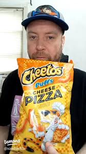 รีวิวขนมชีโตส พัฟ: ชีสแน่นและอร่อยเต็มคำ