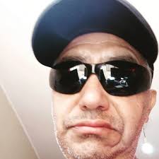 Going live in 1 hour! ⏰ 7 PM Pacific Time 💬💖 Join me