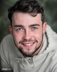 Callum Arnott (@capturedactors)