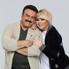 Hülya duyar kimdir, nereli ve kaç yaşında, boyu kaç, oynadığı diziler nelerdir? Ellerimiz Hic Ayrilmasin Bulent Magazin Mahallesi Facebook