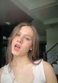 Ainsley Smith (@ainsleyreece)