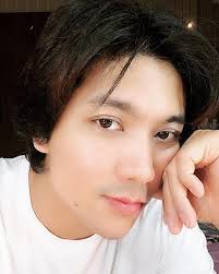 Ca sĩ Tim: “Cái gì cần quên cũng đã quên được“