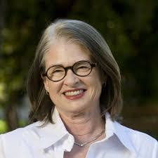 Laura Carstensen's Instagram, Twitter & Facebook