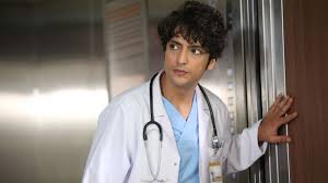 Taner Olmez De Medcezir Regresa A Espana Con Mucize Doktor