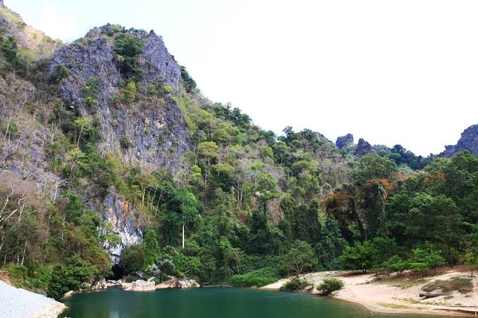 ผลการค้นหารูปภาพสำหรับ ถ้ำกองลอ"