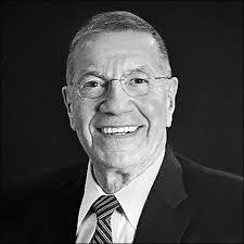 Amy Hutter's Instagram, Twitter & Facebook