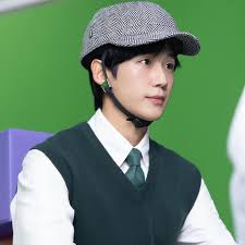 Behind the scenes for Kyobo!!! Please read the blog post. The descriptions  are heartwarming. @holyhaein Jung Hae In is love!!!  https://m.blog.naver.com/fncpost/223871641400 📷 fnc_fishandcake #JungHaeIn  #정해인