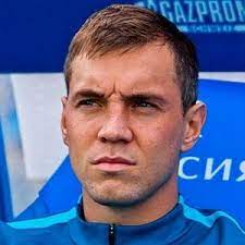 Artem dzyuba) снимал на телефон как гоняет лысого и раздвигает булки. Artem Dzyuba V Instagram Novye Foto I Video