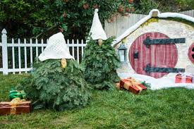 Heute zeige ich euch eine tolle winterdeko die ihr ganz einfach nacharbeiten könnt ,für die wichtel findet ihr sicher einen schönen platz diy: Wichtel Aus Tannenzweigen Selber Machen Anleitung Fur Weihnachtsdeko