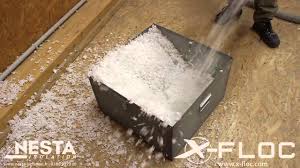 Le produit fini a des allures de fourrure. Cardeuse Machine A Souffler Insuffler Souffleuse Insuffleuse M99 Cellulose Laine De Verre Youtube