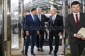 Зокрема, у 2018 році компанія виділила. Foto Vladimir Grojsman Petr Poroshenko Tomash Fiala Unian