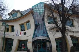 Amb un equip de professionals altament qualificats, li oferim el millor assessorament i l'atenció que el seu projecte es mereix. 10 Edificaciones Insolitas Que No Te Dejaran Indiferente Som Hi Construccions