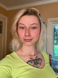 I wan make my hair but account balance say make i barb low cut 😭💔