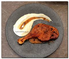 Cuisse De Canard Au Four Sauce Au Poivre En 2020 Canard Au Four Cuisse De Canard Sauce Au Poivre
