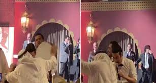 شاهد المطرب الشعبي سعد الصغير يشعل حفل غنائي داخل مطعم المحروسة في بوليفارد الرياض