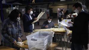 Santiago (ap) — chile comienza a escribir el sábado un nuevo capítulo de su historia, con la celebración de las elecciones para designar a las 155 personas que elaborarán su nueva. 3aumucxg6kfdmm