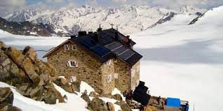Your brandenburger haus stock images are ready. Brandenburger Haus Zustieg Von Vent Uber Das Hochjochhospiz Hochtour