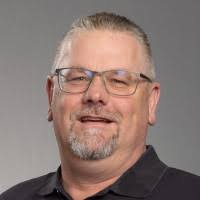 100+ perfiles de «Egler»