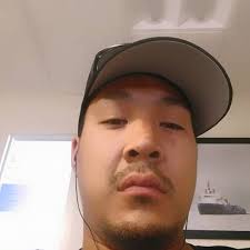 Can someone take me to the water's edge in Utqiagvik?