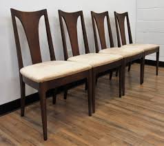 Broyhill Brasilia Mid Century Modern Walnut Dining Chairs Set Of 4 Modern Walnut Dining Chair Walnut Dining Chairs Dining Chair Set