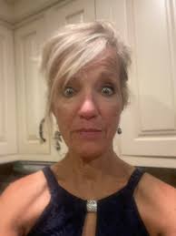 Sparkly 2025 earrings, scoop up by 12/26