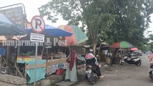 Lihat apa yang ditemukan apam barabai (apambarabai) di pinterest, koleksi ide terbesar di dunia. Juiriah Harus Siapkan Anggaran Berlebih Jika Penggusuran Pasar Apam Berabai Hst Dilakukan Banjarmasin Post