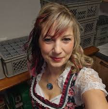 人物のAnne Dziubak