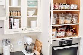 A little upfront effort can go a long way in saving your sanity in the kitchen! 7 Ways To Organize Your Kitchen Pantry