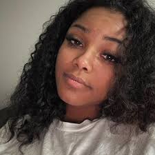 Last minute lash application before Christmas?