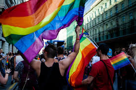 Drastische keule gegen obdachlose in ungarn. Ungarn Verabschiedet Umstrittenes Lgbtiq Gesetz Und Verbietet Darstellung Von Homosexualitat