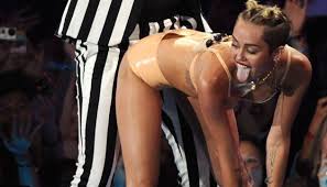 Résultat de recherche d'images pour "twerking miley cyrus"