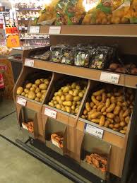 Kaiser S Supermarket German Food Retail Dusseldorf Visual Merchandising Clear Retail W Food Retail Fruit And Vegetable Storage Supermarket Design