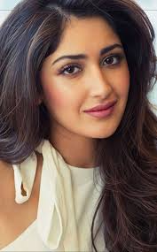 Pin By P J Singh On Cute And Romantic Beauty Girl Beautiful Girl Face Beauty Smile As abhay deol's sidekick 'bangali'. beautiful girl