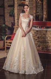 Abito da sposa a sirena con scollatura a cuore senza spalline in tulle e. Abito Da Sposa Color Oro Con Spalline Di Pizzo Scollo A Cuore A Line