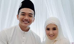 Grey membuat pilihan untuk menghilangkan diri. Pelakon Drama Mr Grey Senarai Pelakon Lelaki Itu Pemilik Hatiku Cerita Budak Sepet Shah Iskandar Sebagai Ilham Arsyad Sendyan