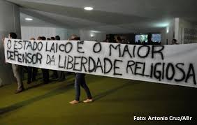 Resultado de imagem para O ensino religioso e o fim do Estado laico