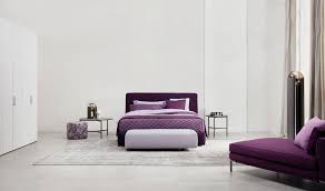 Sul letto, coordinato copripiumino true 6800 con doppia federa, cuscini decorativi con rivestimento jack 749 e. Double Beds Bed Myplace By Flou