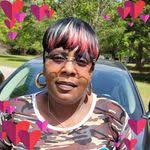 Leann Abrams's Instagram, Twitter & Facebook