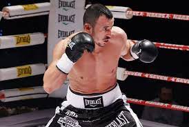 Θεματικό φαρμακείο που εμπνέεται από τη φύση και αποτυπώνει την οικολογική φιλοσοφία των προϊόντων. O Tasos Mperdeshs Eixe Traymatisei 8anasima 18xrono Se Ringk Ta Nea