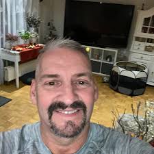 Aufgepasst! 🥳 Es sind nur noch 250 Tickets für unsere 60-Jahr-Feier übrig.  Wir sind begeistert, dass so viele von euch mit uns unser Jubiläum feiern  möchten. 💚 Falls du auch noch dabei