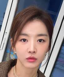 Jang Hee Jin (장희진)