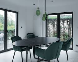 pin op ovale eettafels